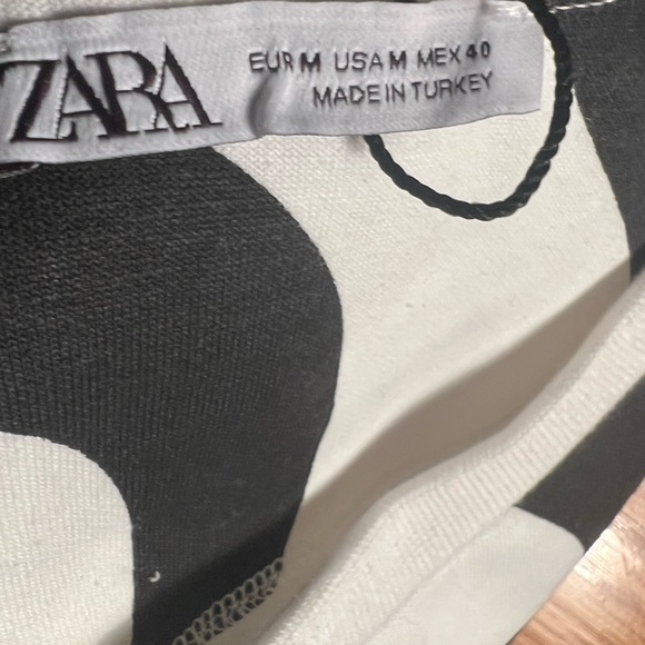 Zara crewneck. Size L. Black and white - Picture 2 of 3